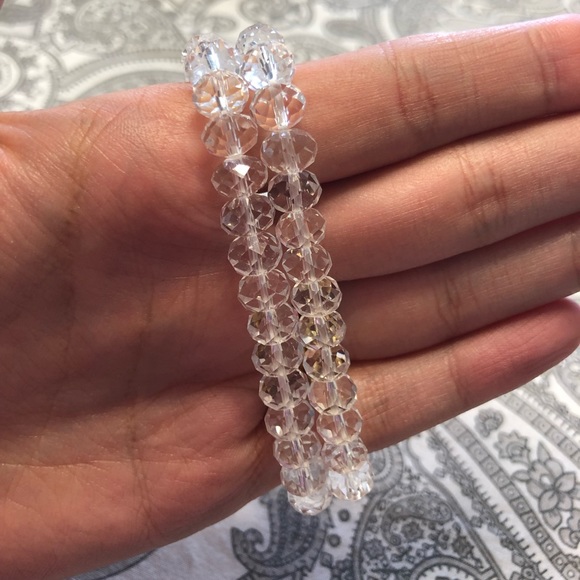 ⬇️ 🌴5 for $20🌴 2 clear beaded bracelets - Picture 3 of 6